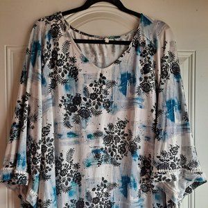 Plus size 3/4 sleeve top